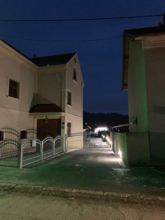 Отель Vinarija Zlatar Экстерьер фото